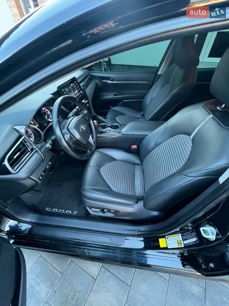 Седан Toyota Camry 2020 в Буче