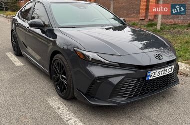 Седан Toyota Camry 2025 в Дніпрі