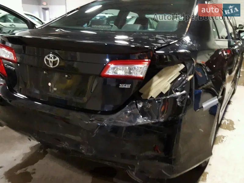 Седан Toyota Camry 2014 в Киеве