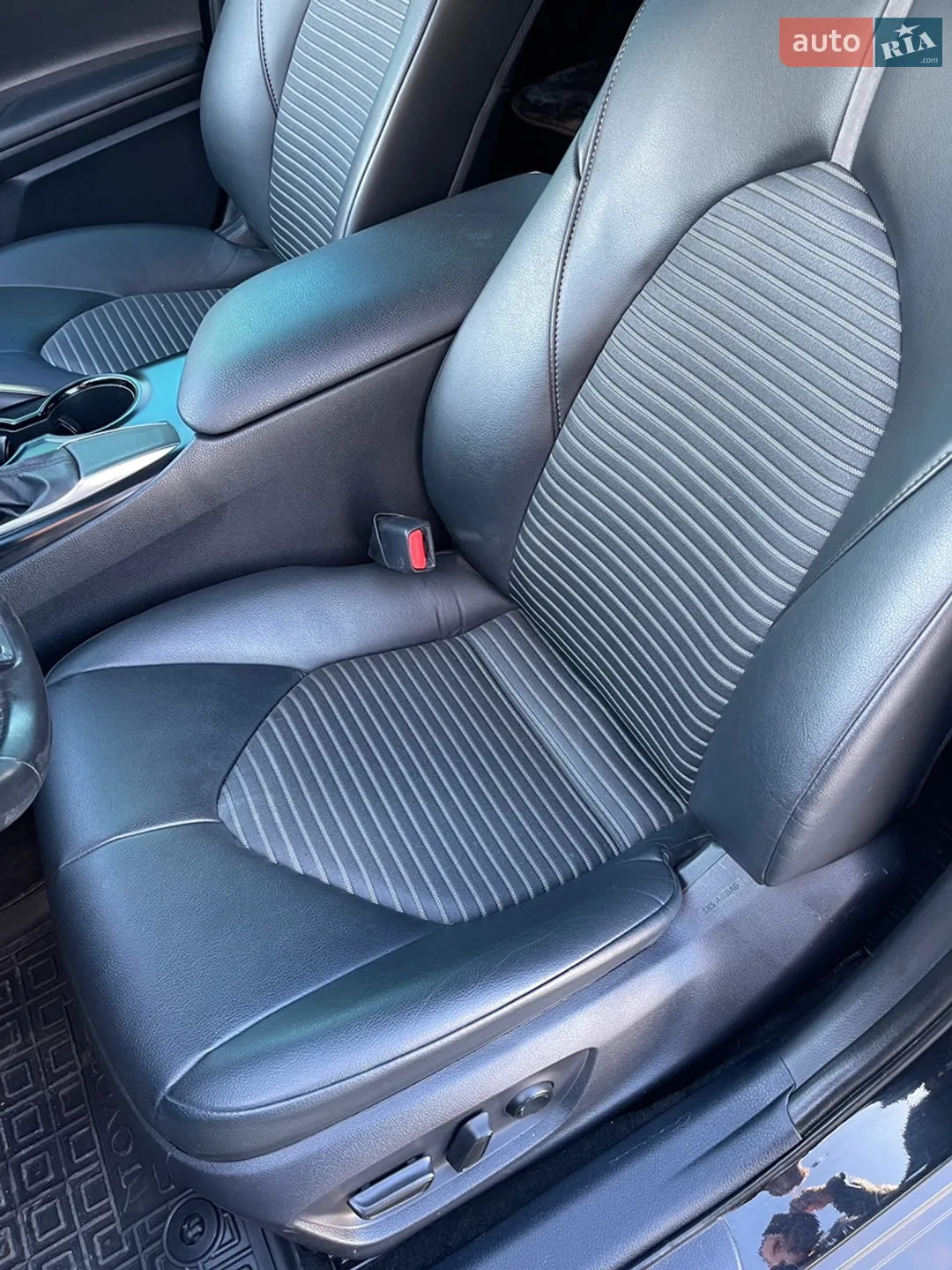 2020 Toyota Camry - мініатюра 16