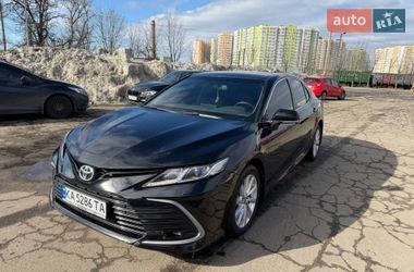 Седан Toyota Camry 2022 в Києві
