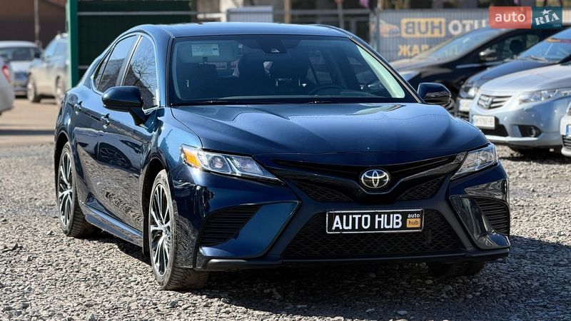 Toyota Camry 2019