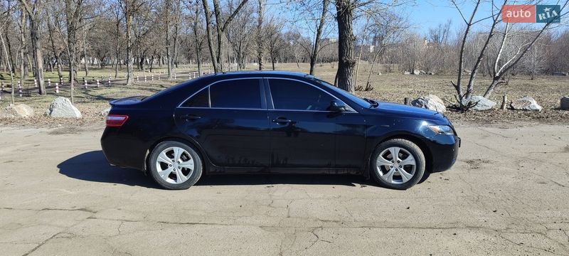 Седан Toyota Camry 2006 в Павлограде