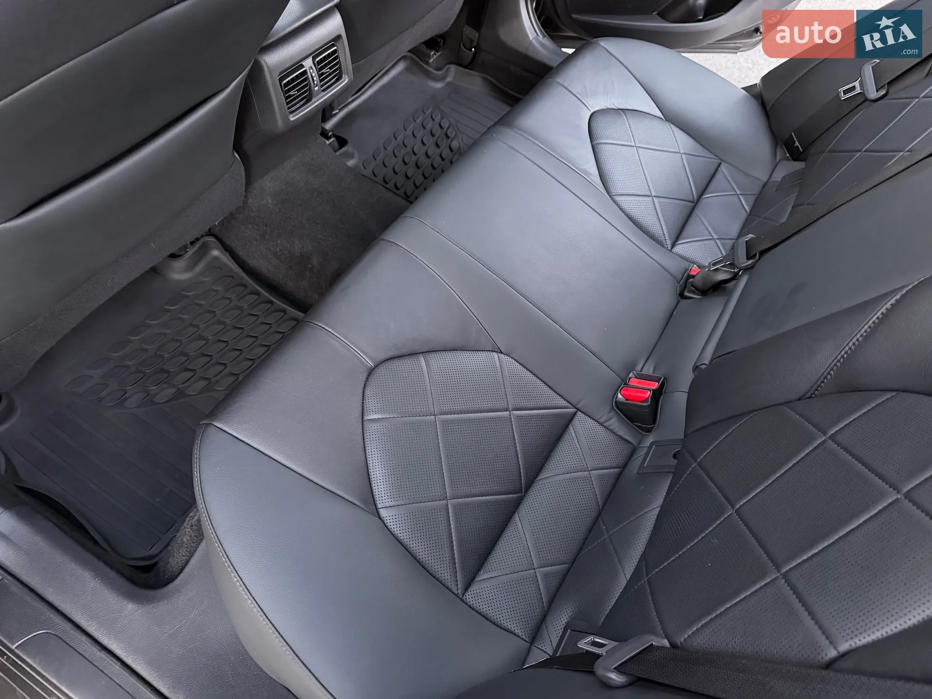 2018 Toyota Camry - мініатюра 28