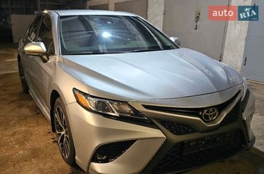 Седан Toyota Camry 2019 в Харкові