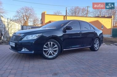 Седан Toyota Camry 2011 в Миргороді