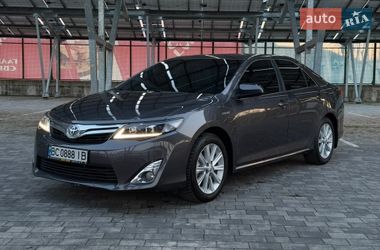 Седан Toyota Camry 2013 в Львові