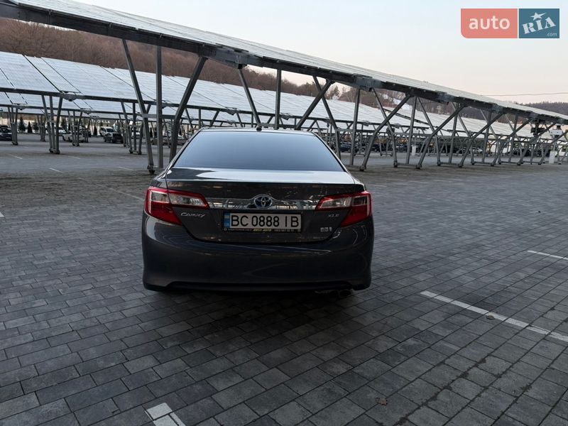 Седан Toyota Camry 2013 в Львове