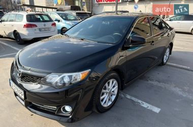Седан Toyota Camry 2013 в Львові