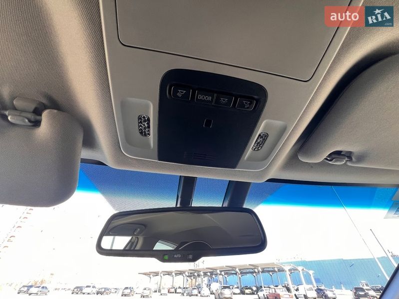 Седан Toyota Camry 2023 в Киеве