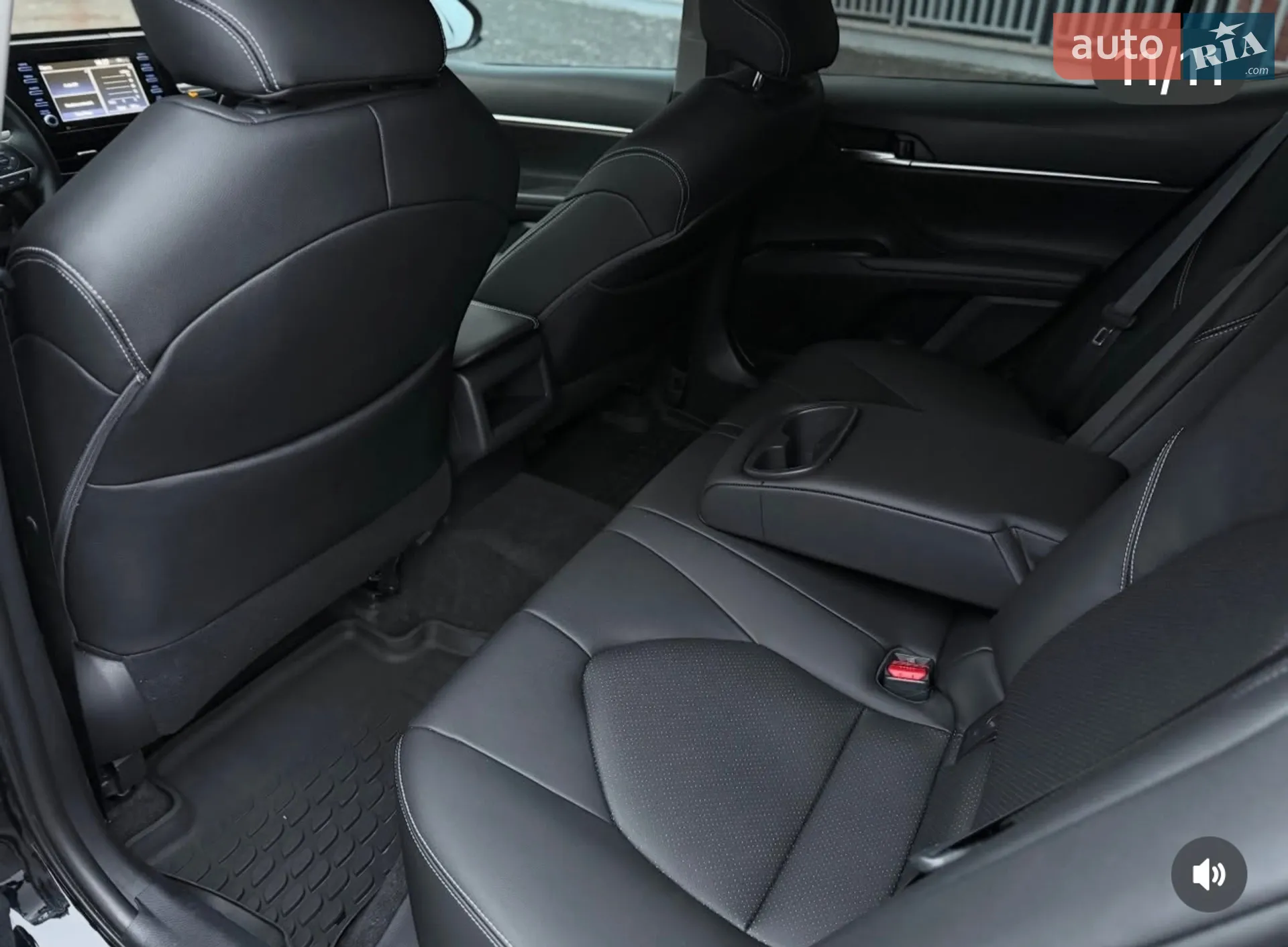 2021 Toyota Camry - мініатюра 17
