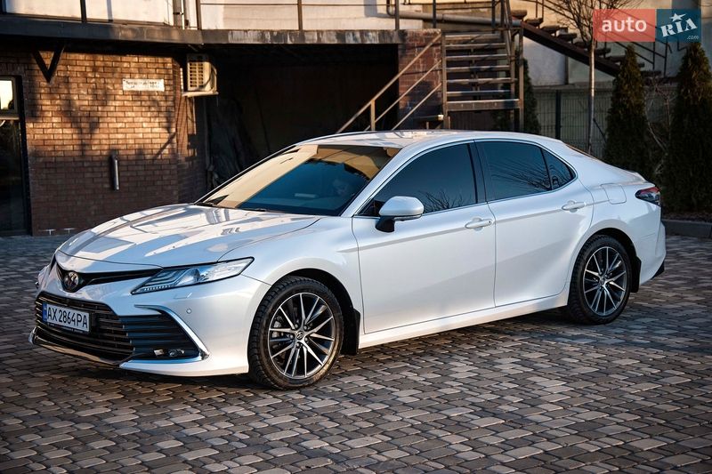 Седан Toyota Camry 2021 в Харькове