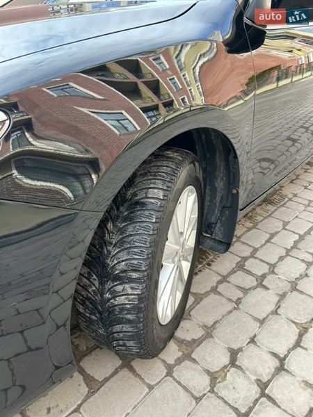 Седан Toyota Camry 2017 в Харькове