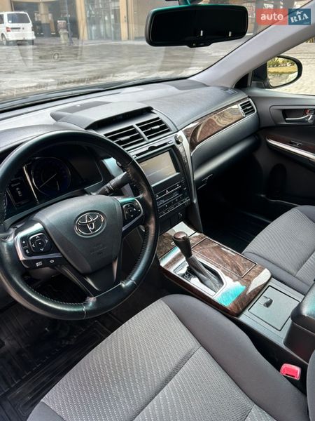 Седан Toyota Camry 2017 в Харькове