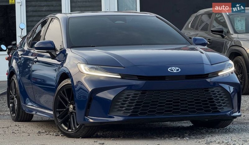 Седан Toyota Camry 2024 в Харкові