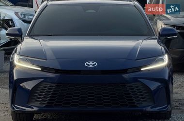 Седан Toyota Camry 2024 в Харкові