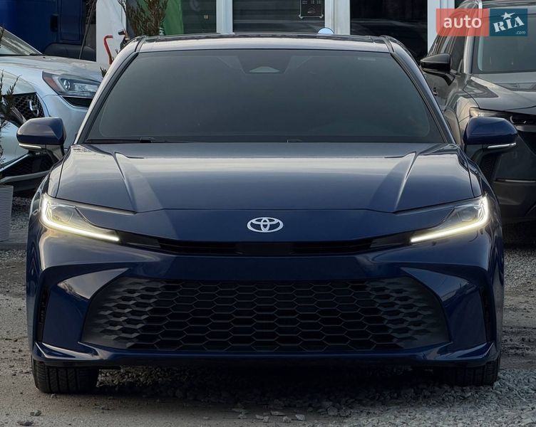 Седан Toyota Camry 2024 в Харкові