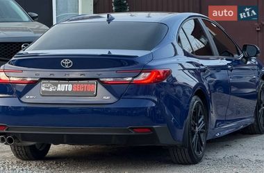Седан Toyota Camry 2024 в Харкові