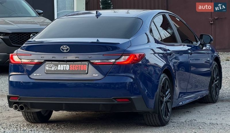 Седан Toyota Camry 2024 в Харкові