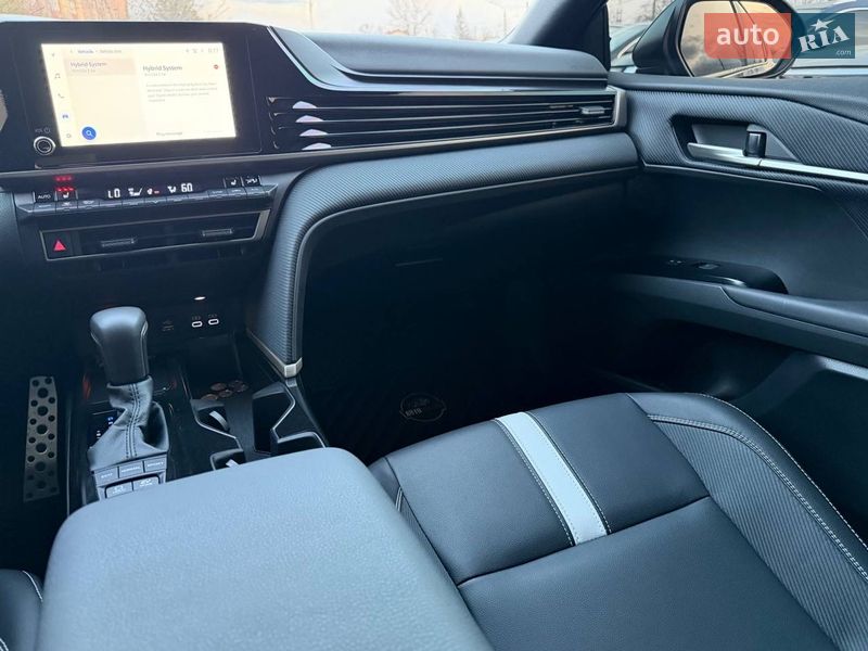Седан Toyota Camry 2024 в Харкові