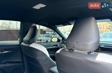 Седан Toyota Camry 2024 в Харкові
