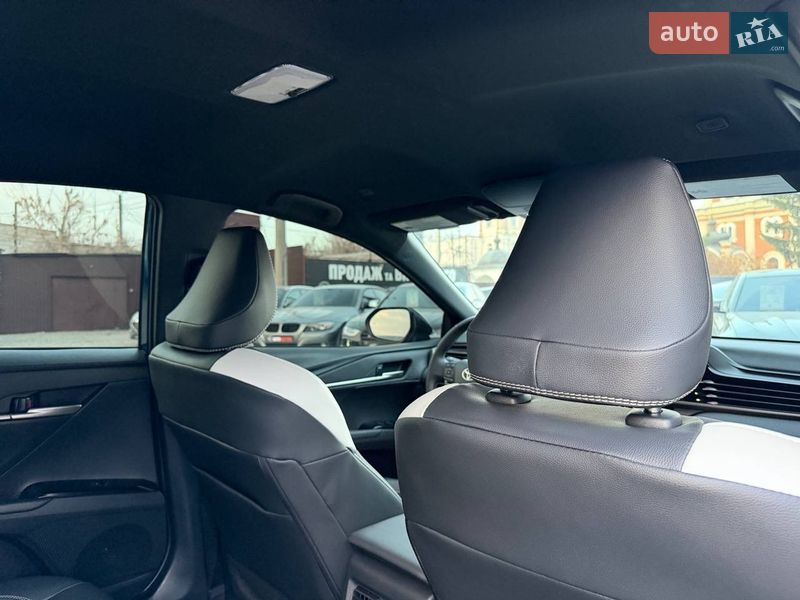 Седан Toyota Camry 2024 в Харкові
