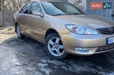 Седан Toyota Camry 2004 в Харькове