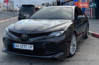 Седан Toyota Camry 2019 в Харкові