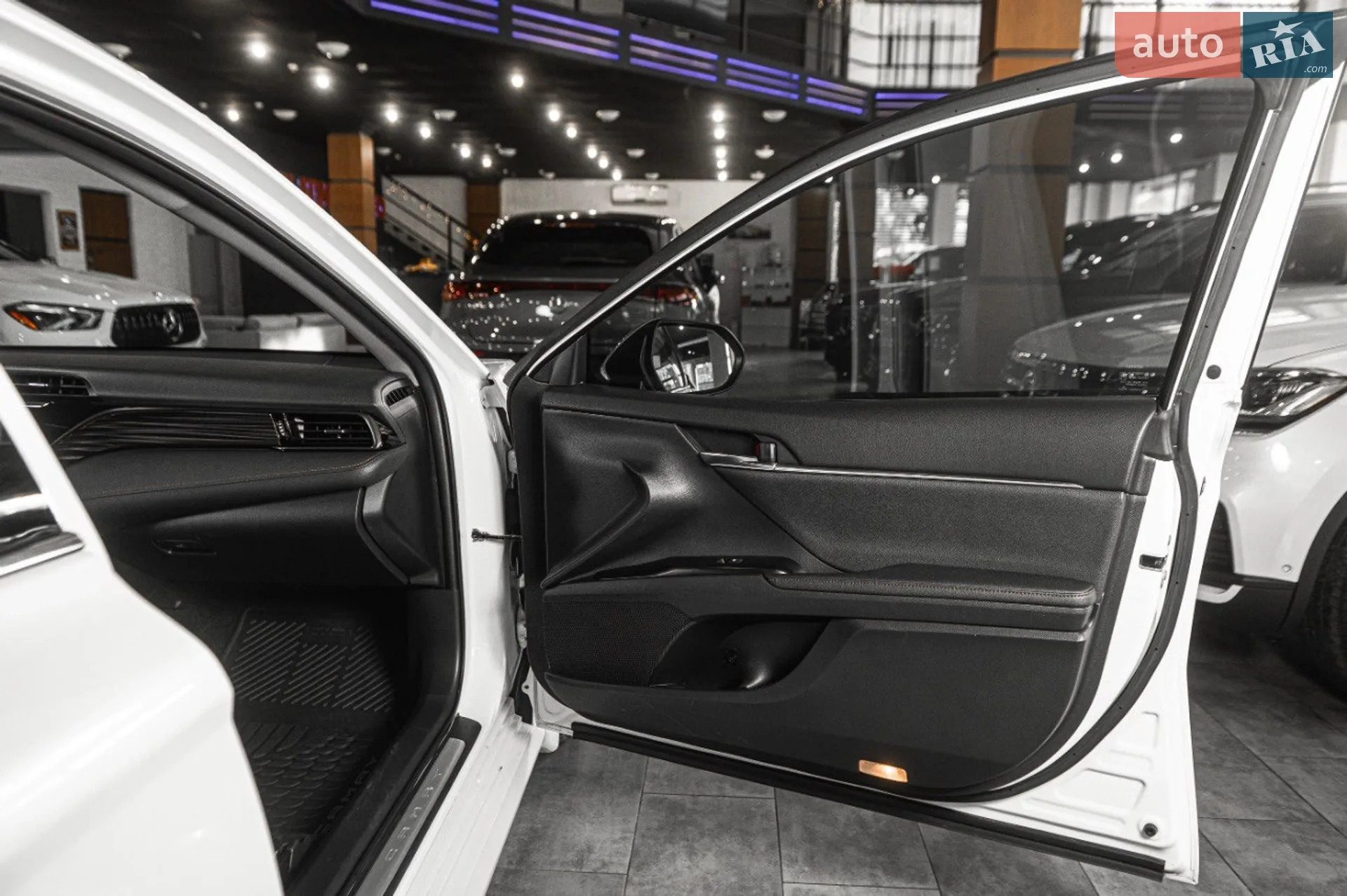 2020 Toyota Camry - мініатюра 23