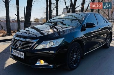 Седан Toyota Camry 2012 в Чернигове