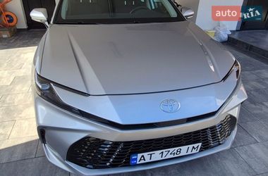 Седан Toyota Camry 2024 в Ивано-Франковске