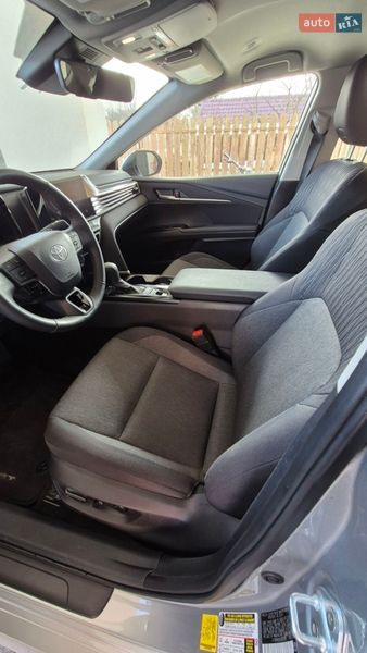 Седан Toyota Camry 2024 в Ивано-Франковске