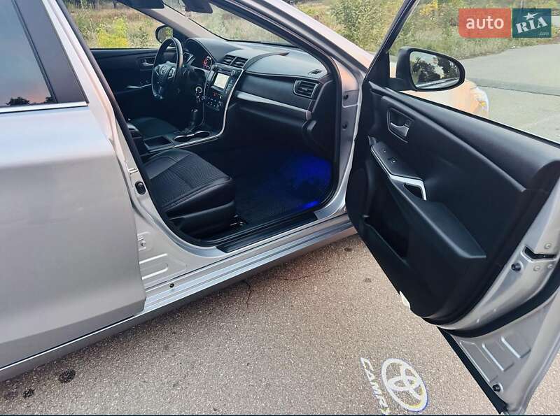 Седан Toyota Camry 2014 в Стоянке