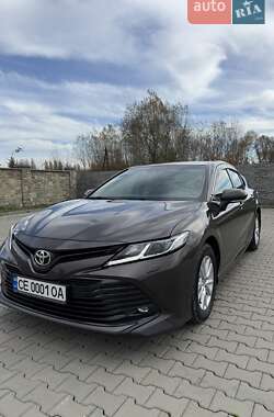 Седан Toyota Camry 2018 в Чернівцях
