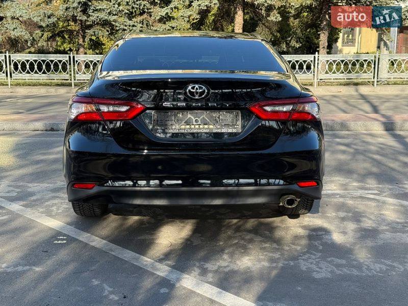 Седан Toyota Camry 2024 в Киеве