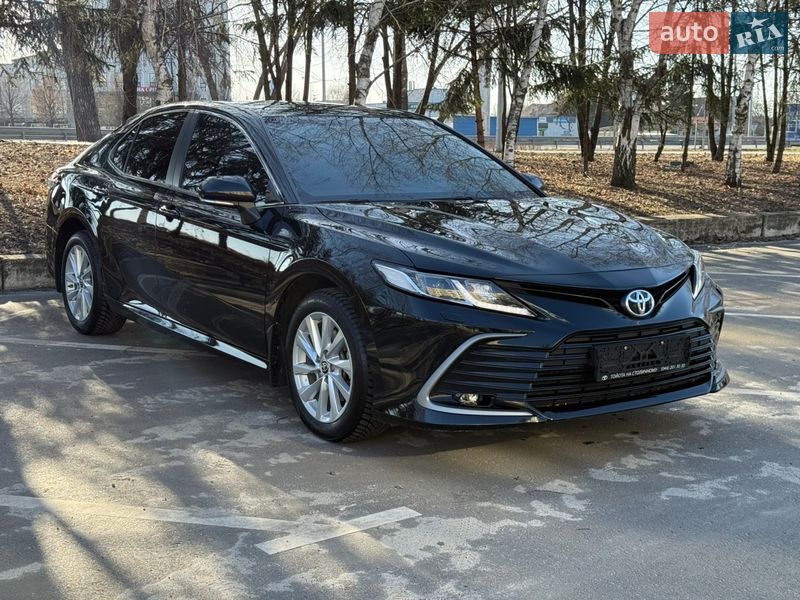 Седан Toyota Camry 2024 в Киеве