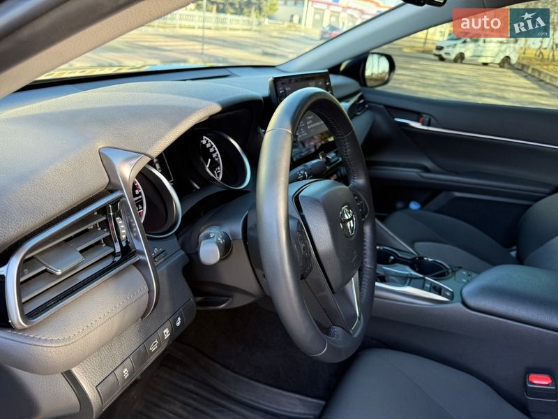 Седан Toyota Camry 2024 в Киеве