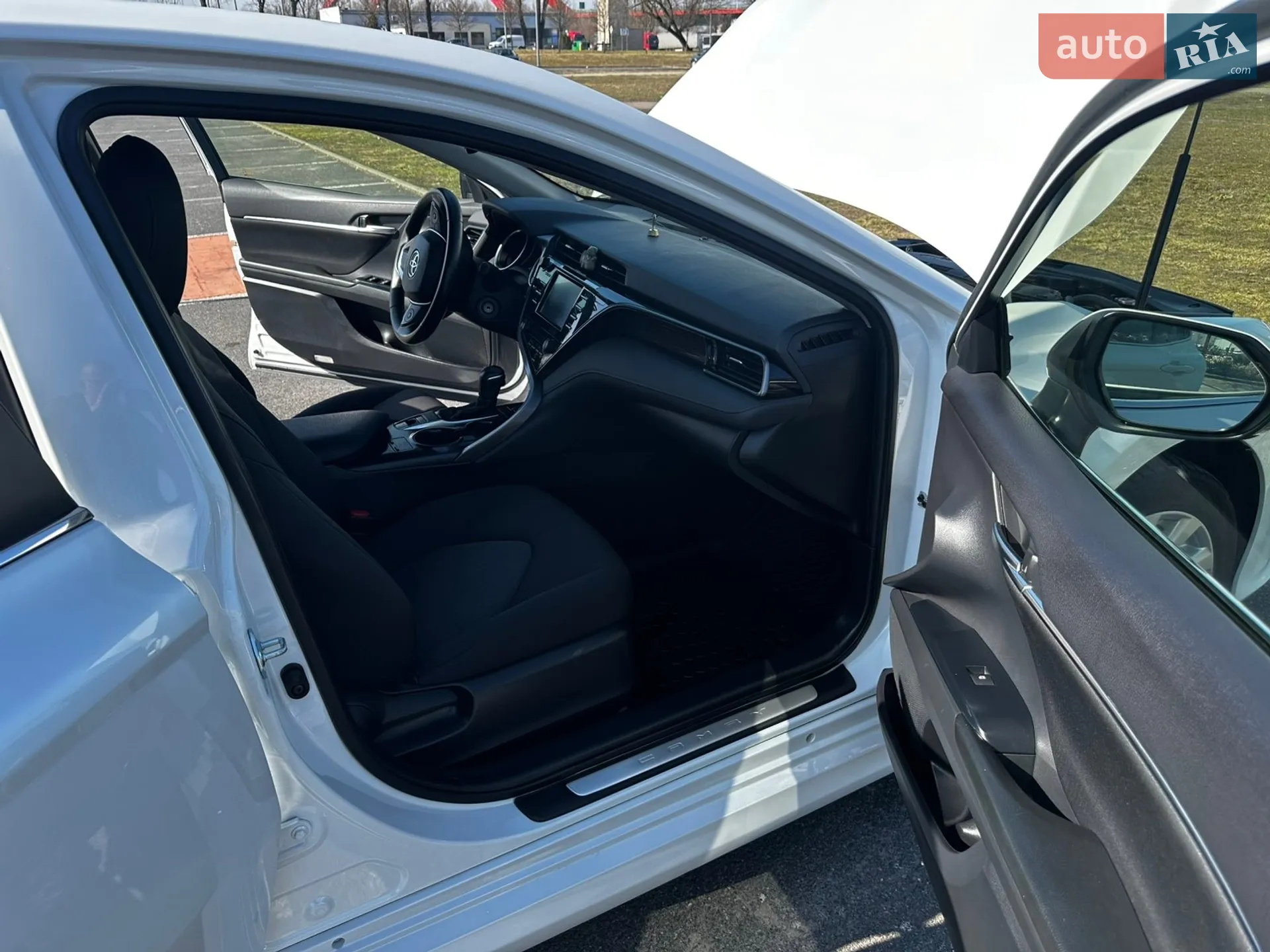 2020 Toyota Camry - мініатюра 17
