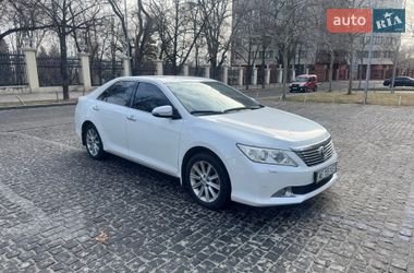 Седан Toyota Camry 2011 в Днепре