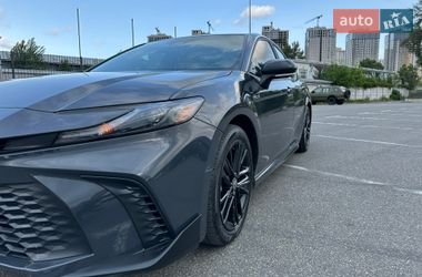 Седан Toyota Camry 2024 в Києві