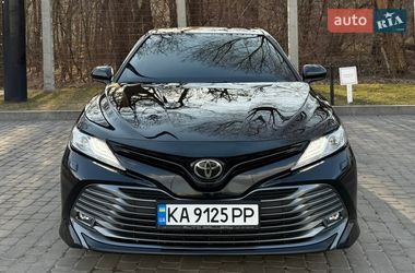 Седан Toyota Camry 2020 в Києві