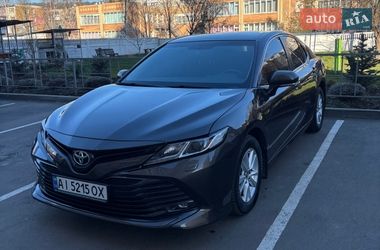 Седан Toyota Camry 2018 в Могилів-Подільському