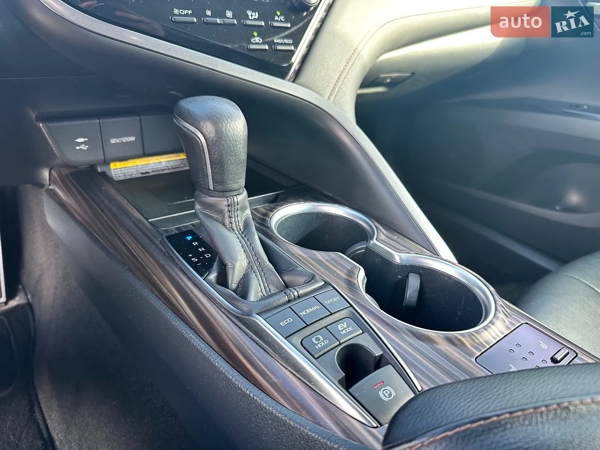 2020 Toyota Camry - мініатюра 23