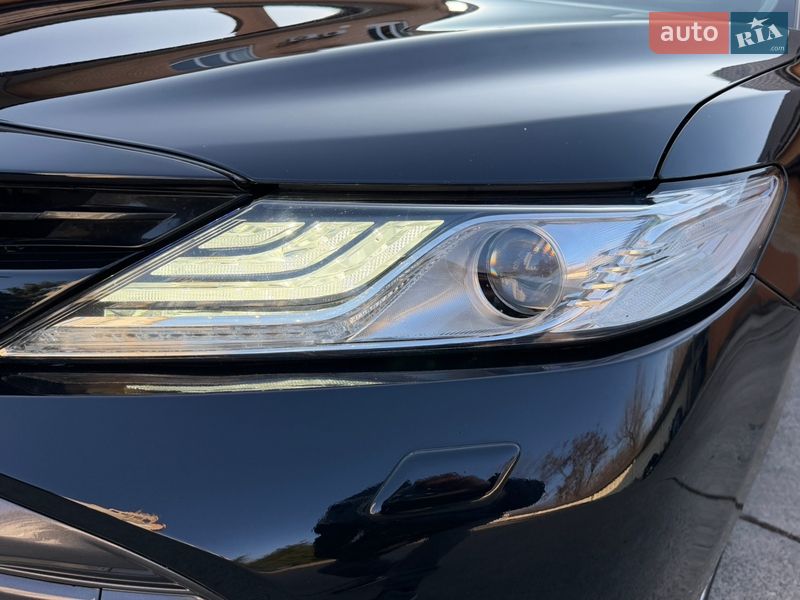 Седан Toyota Camry 2017 в Харкові