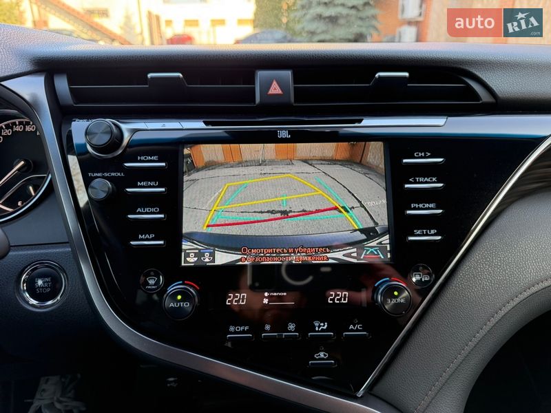 Седан Toyota Camry 2017 в Харкові