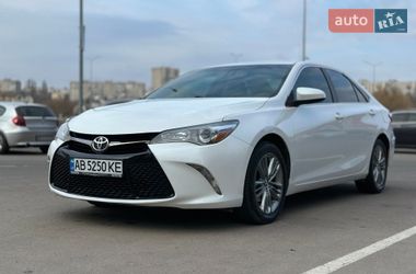 Седан Toyota Camry 2015 в Виннице