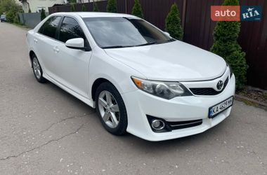 Седан Toyota Camry 2012 в Киеве