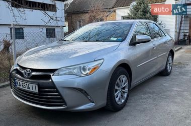 Седан Toyota Camry 2016 в Киеве