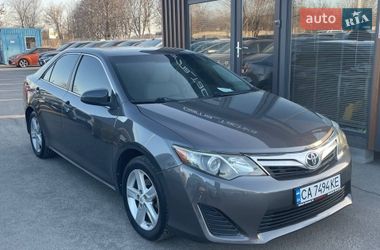 Седан Toyota Camry 2014 в Днепре