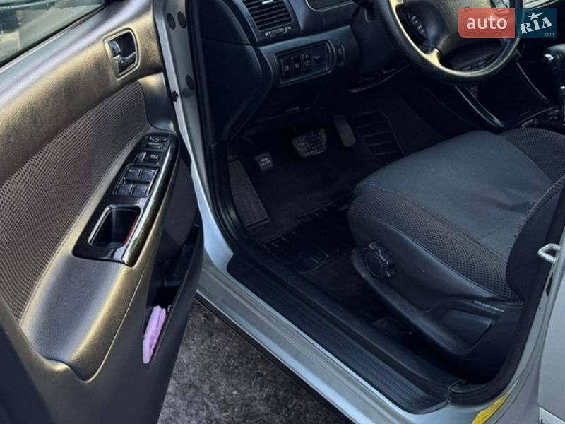 Седан Toyota Camry 2003 в Белой Церкви